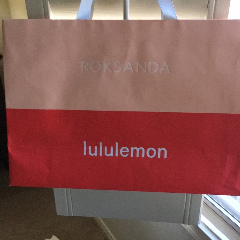 Lululemon shopping bag